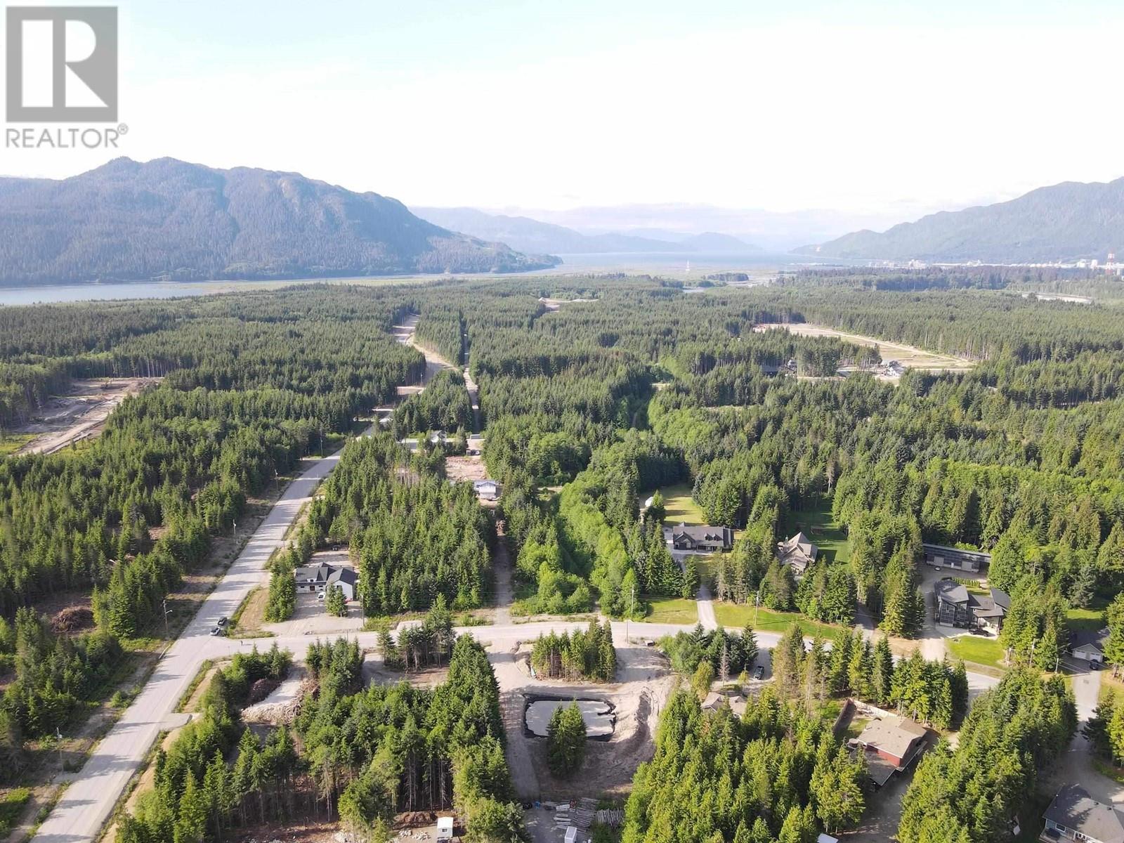 300 Loganberry Avenue Property Photo 3