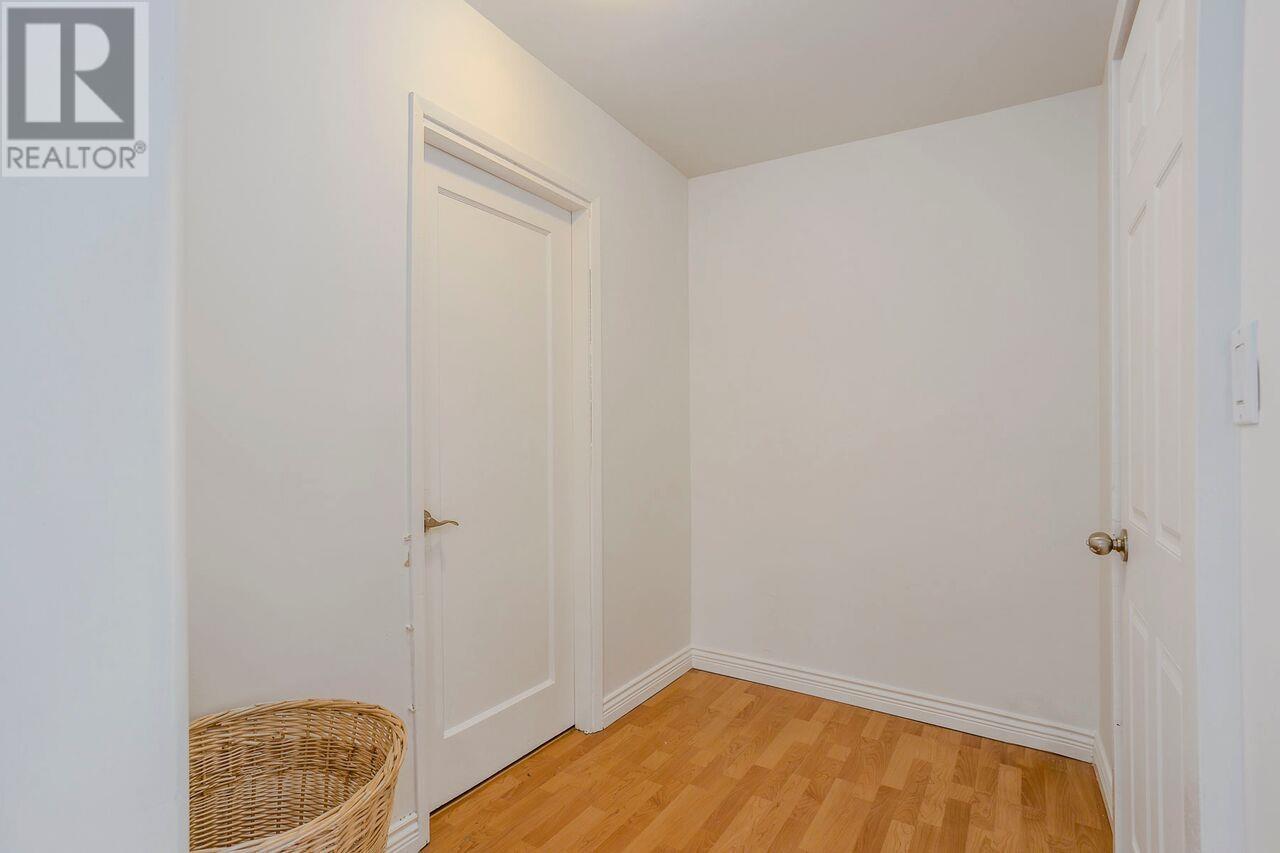 1605 E 8th Avenue Property Photo 2