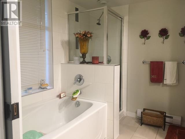 116 8480 Granville Avenue Property Photo 8