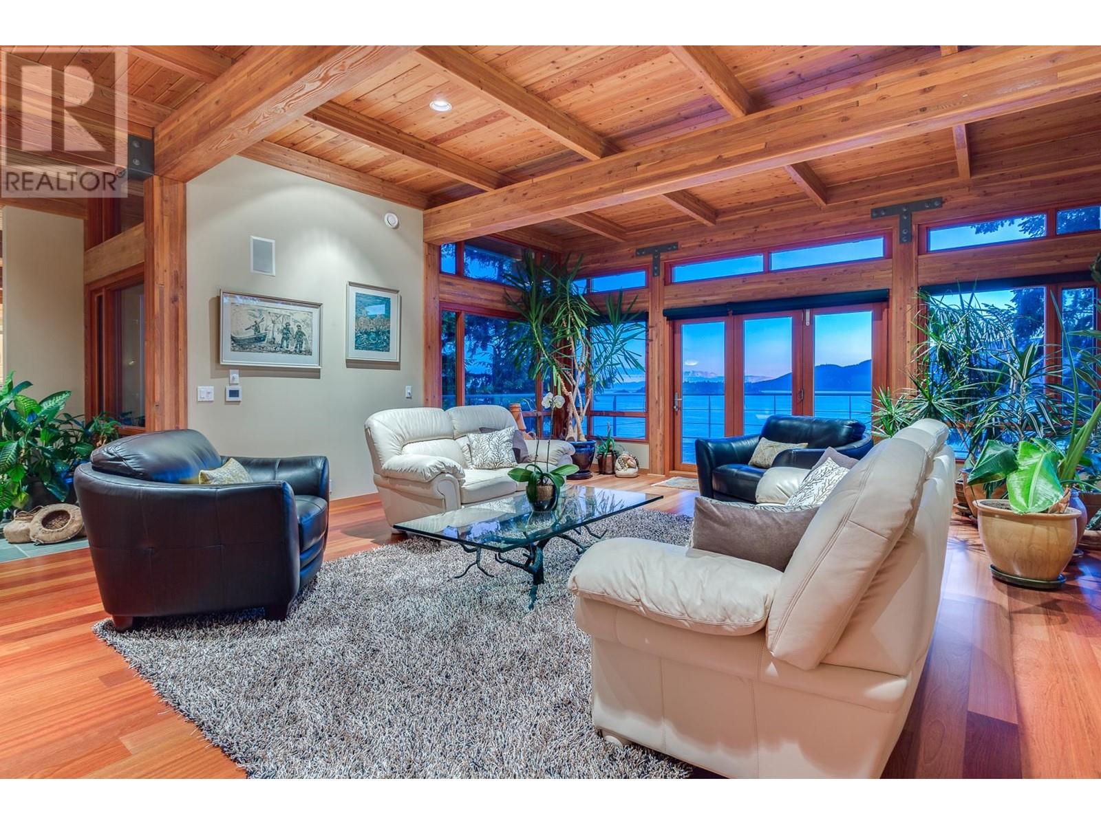 5363 Kew Cliff Road Property Photo 14