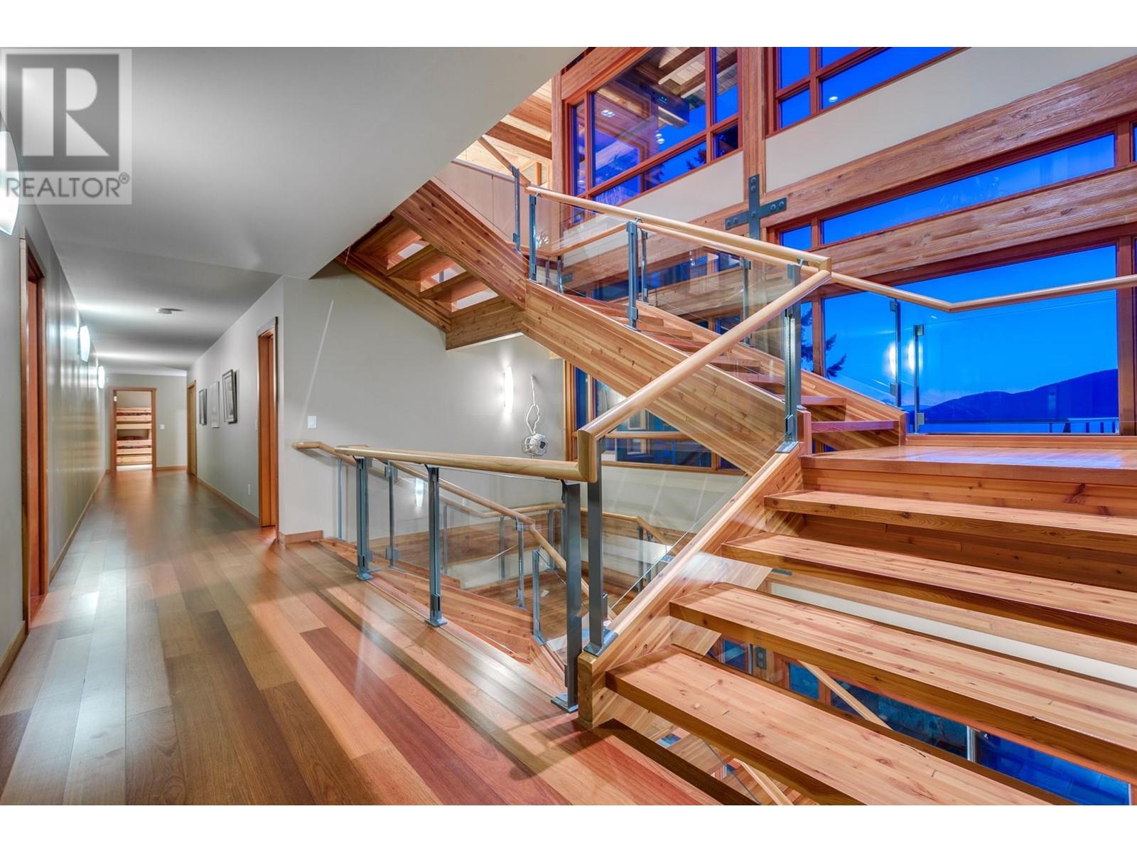5363 Kew Cliff Road Property Photo 15