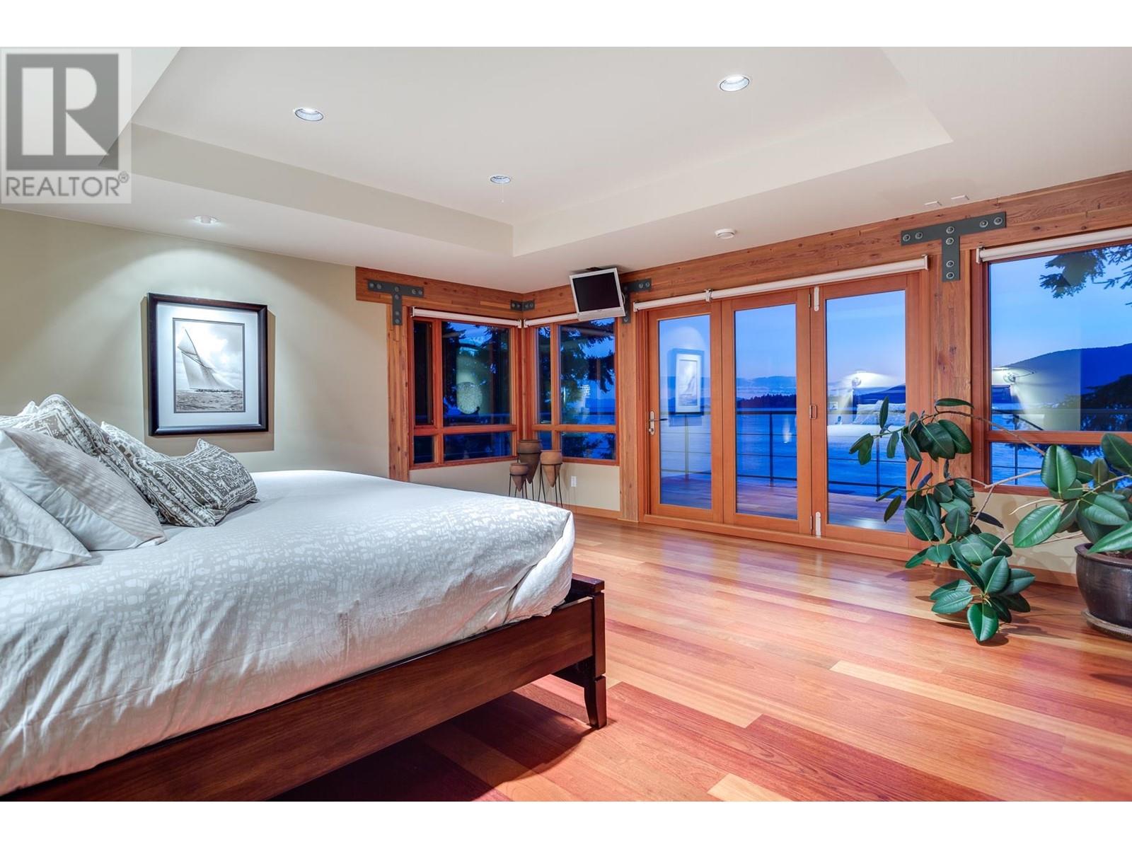 5363 Kew Cliff Road Property Photo 17
