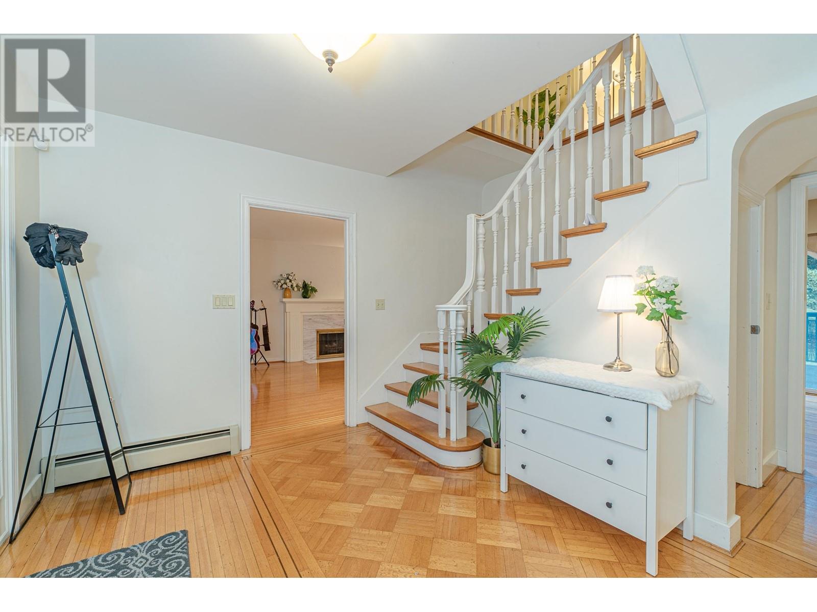 6812 Arbutus Street Property Photo 4
