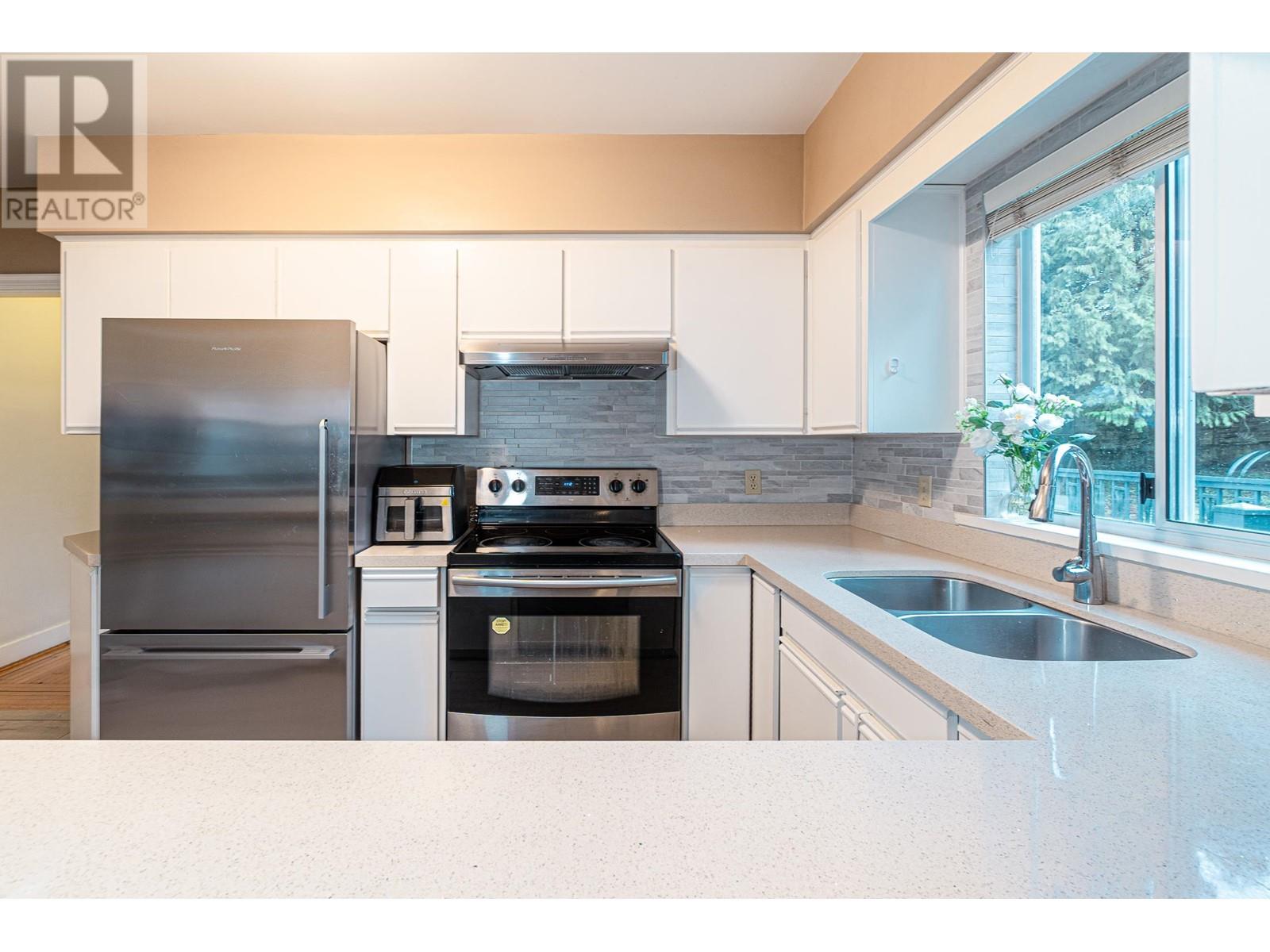 6812 Arbutus Street Property Photo 13