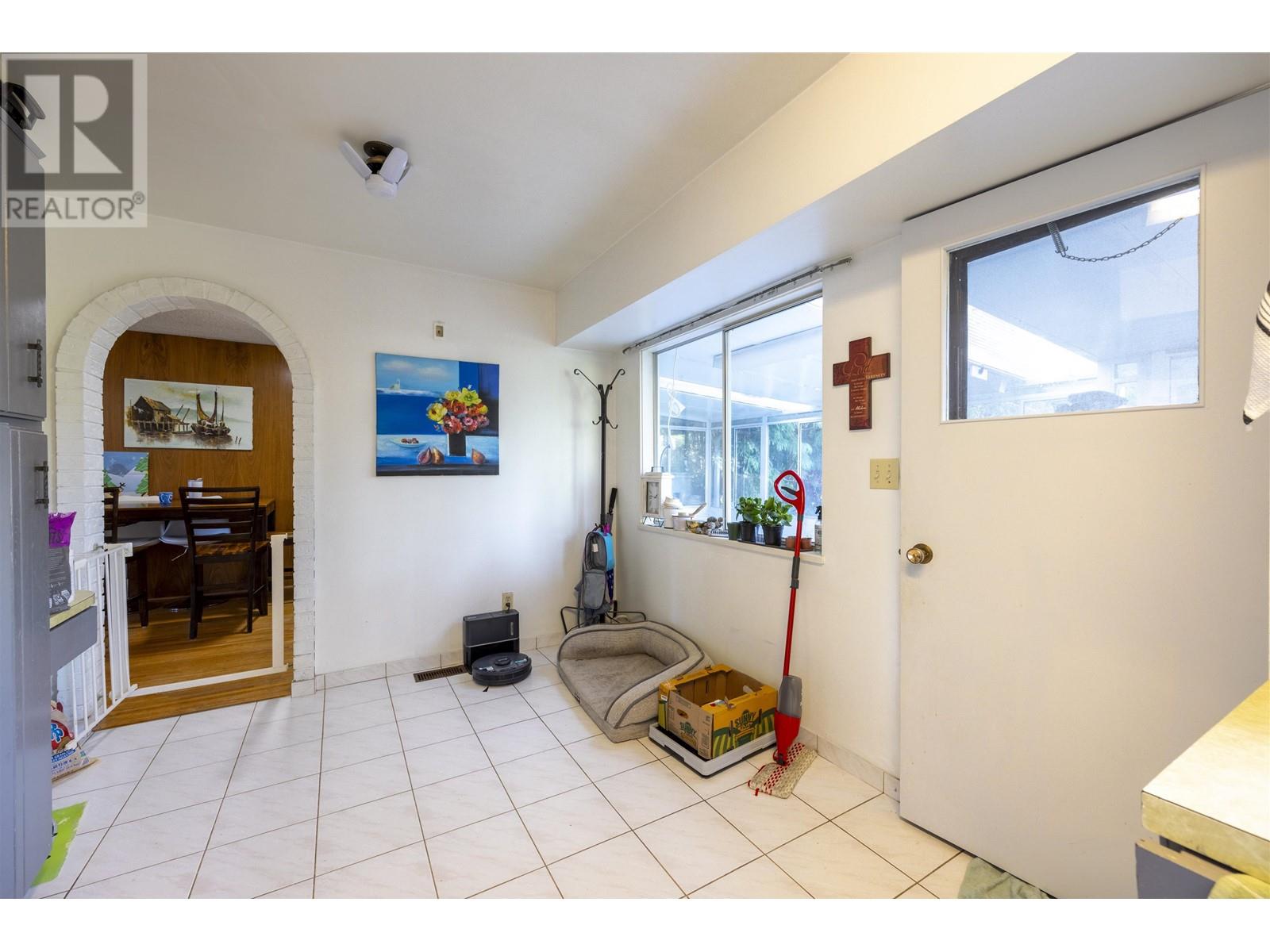 5555 Wallace Road Property Photo 8