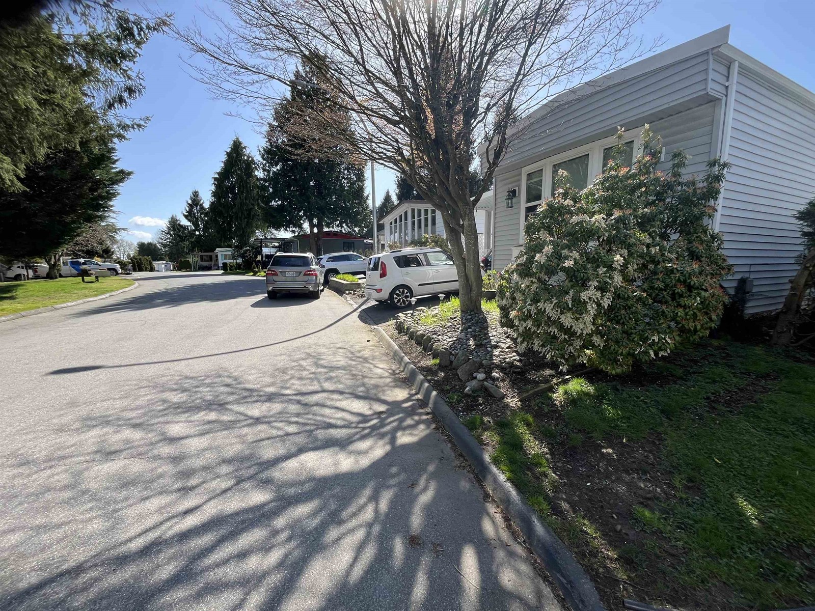 16 7790 King George Boulevard . Property Photo 9