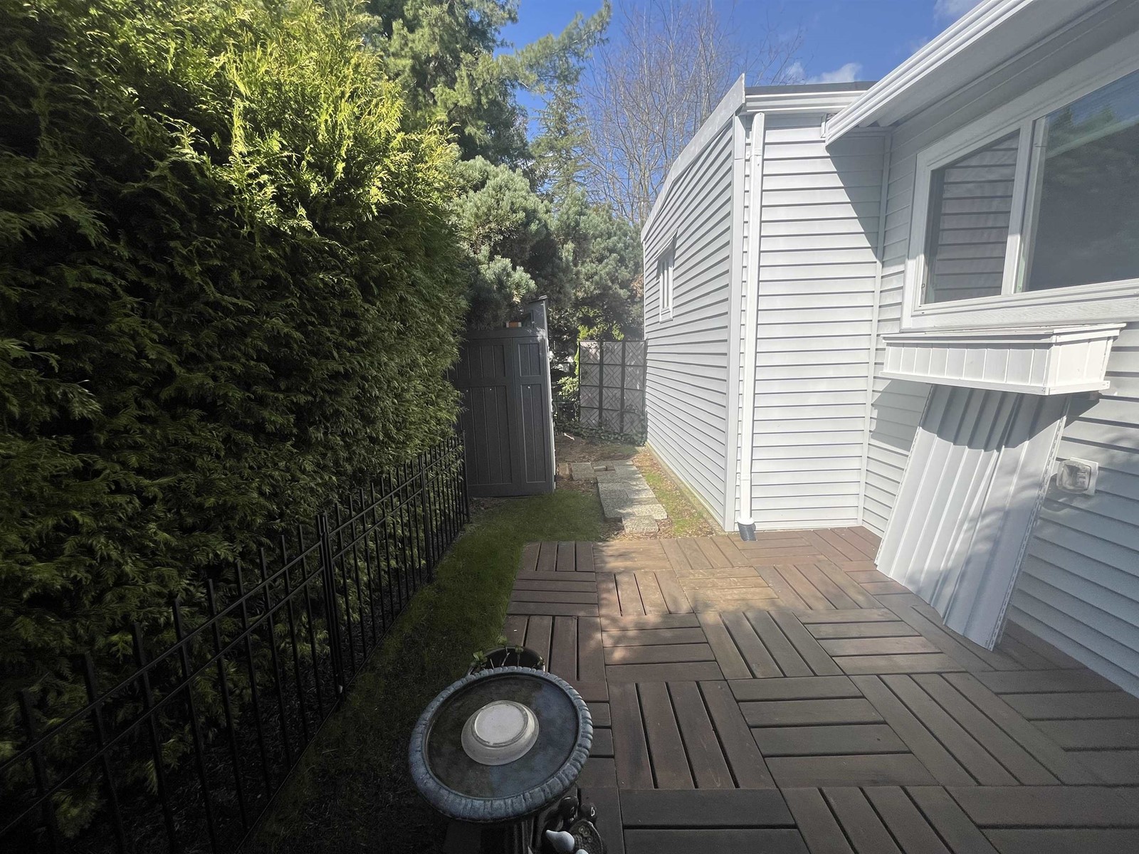 16 7790 King George Boulevard . Property Photo 11
