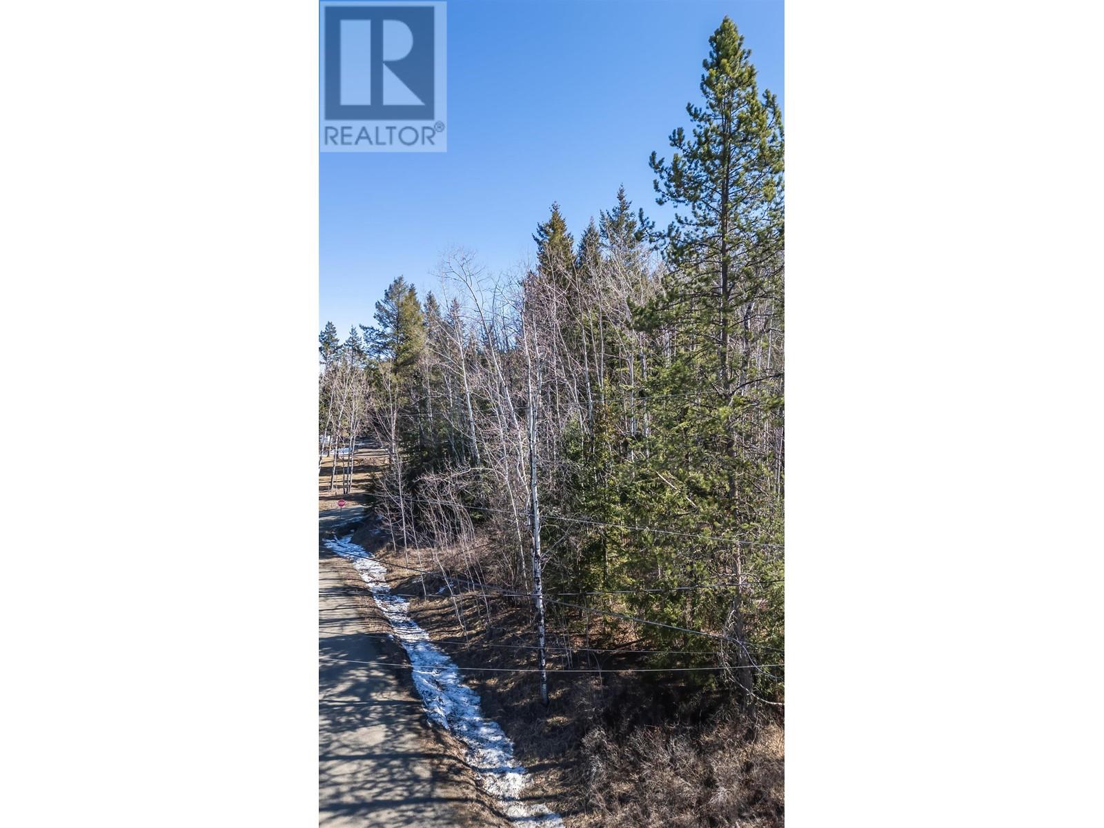 4722 Cariboo Drive Property Photo 4
