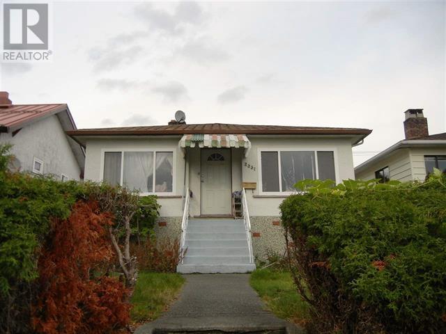 2831 E Broadway Property Photo 1
