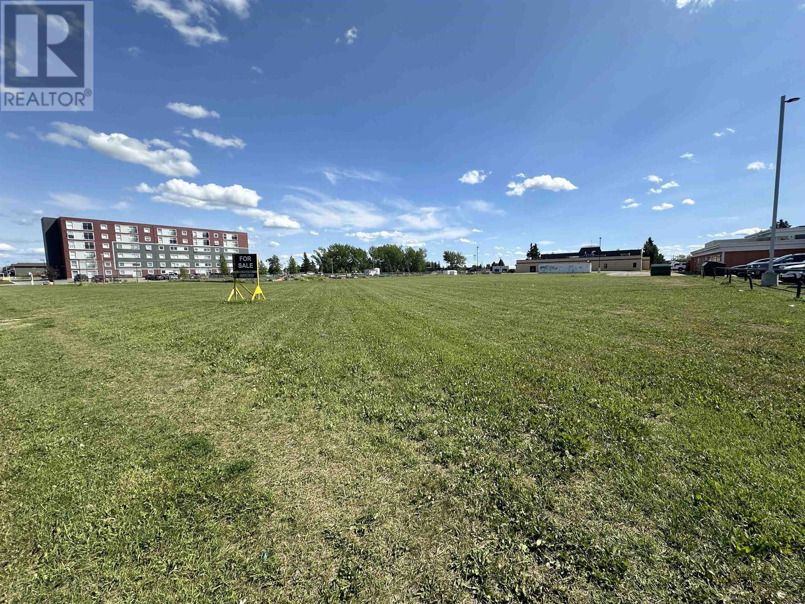 9504 100 Avenue Property Photo 5
