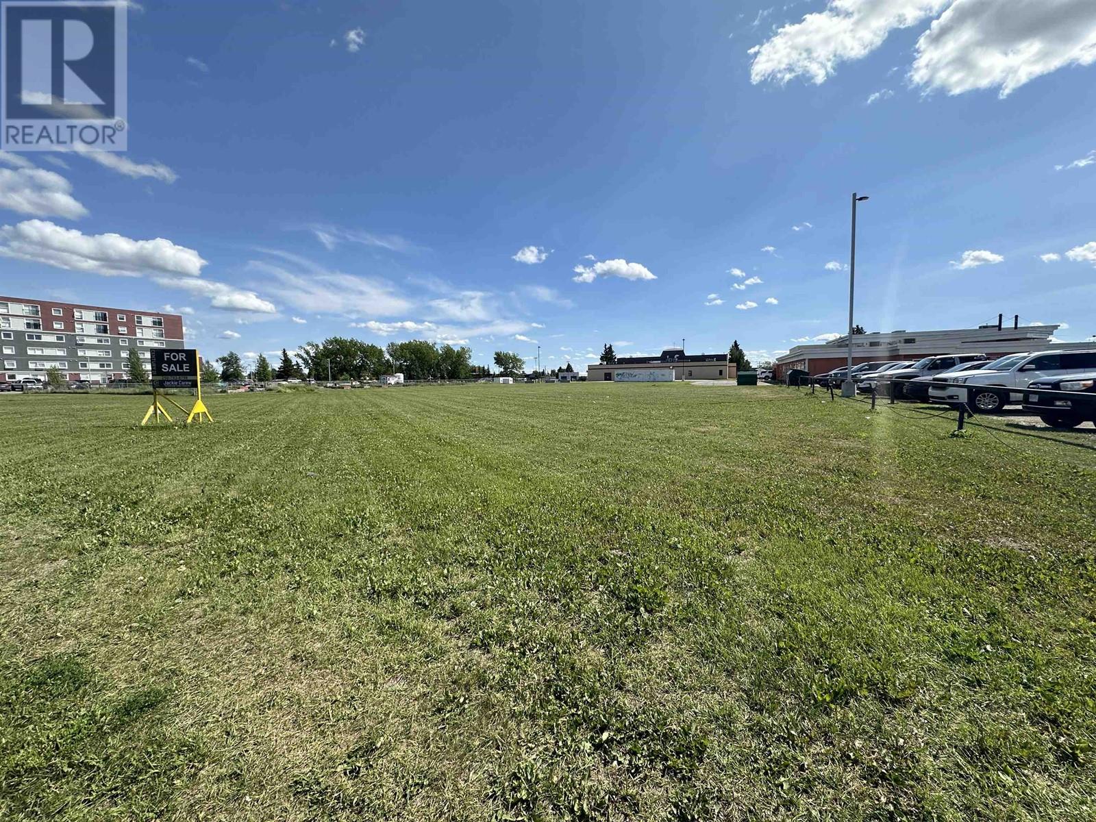 9504 100 Avenue Property Photo 9