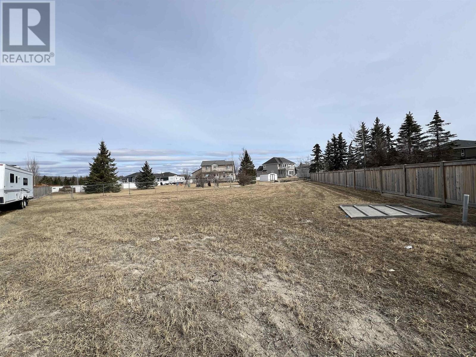 11207 110 Street Property Photo 1