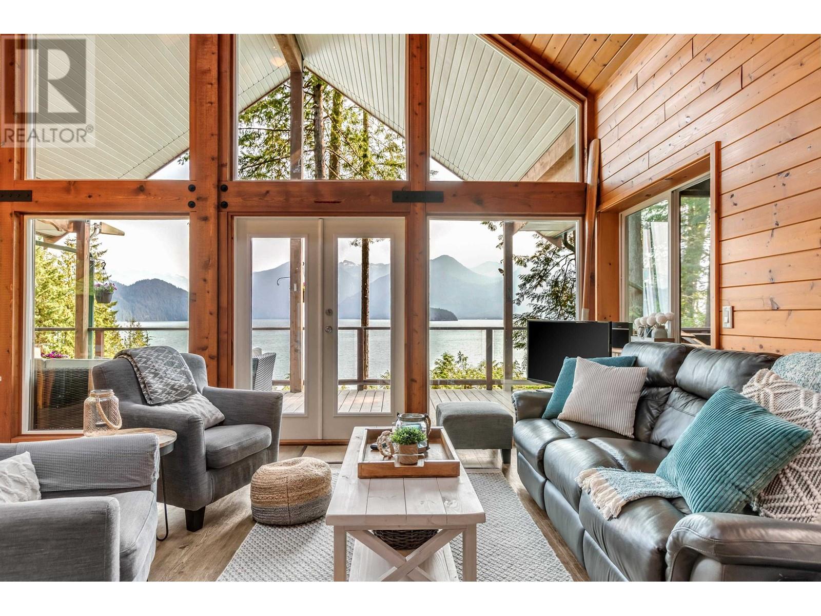 4 Christian Cove Property Photo 6