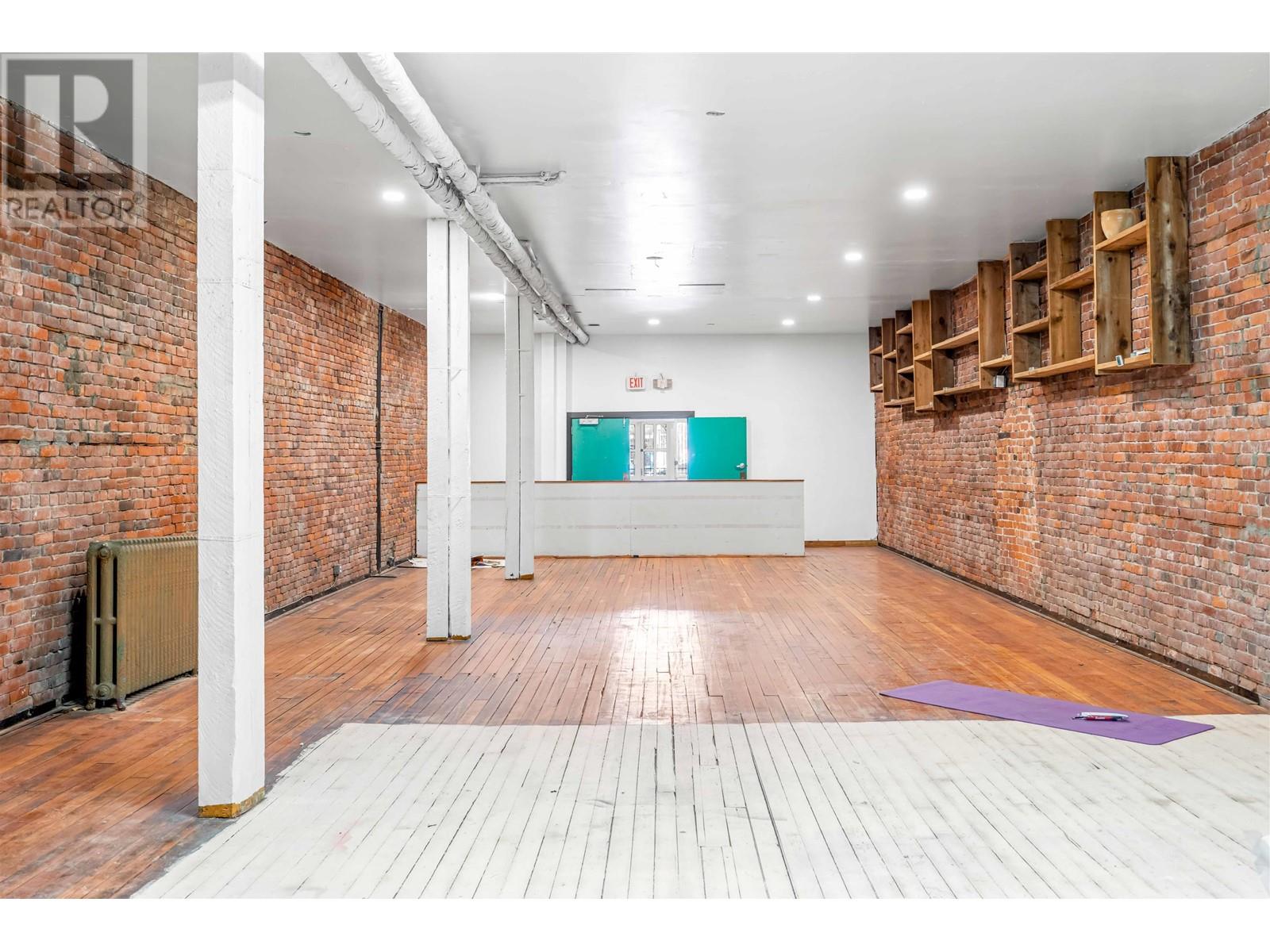 1130 Granville Street Property Photo 13