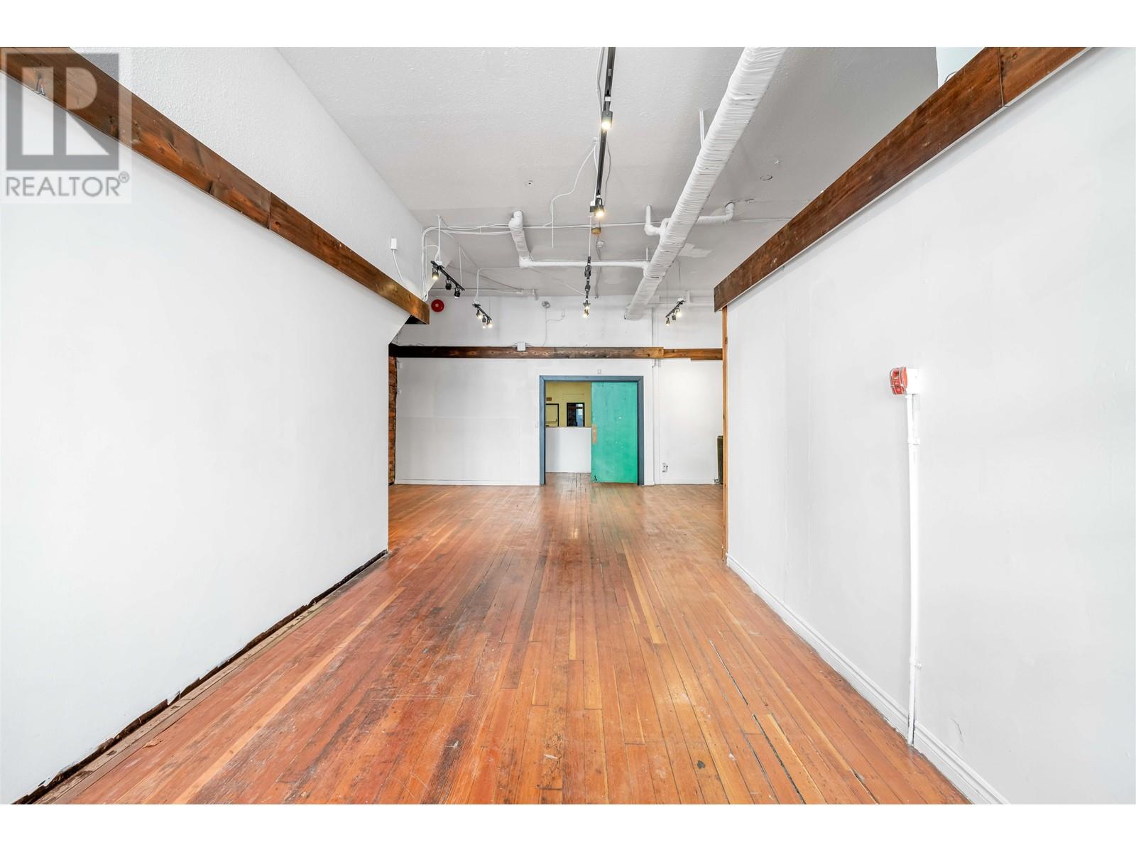 1130 Granville Street Property Photo 14