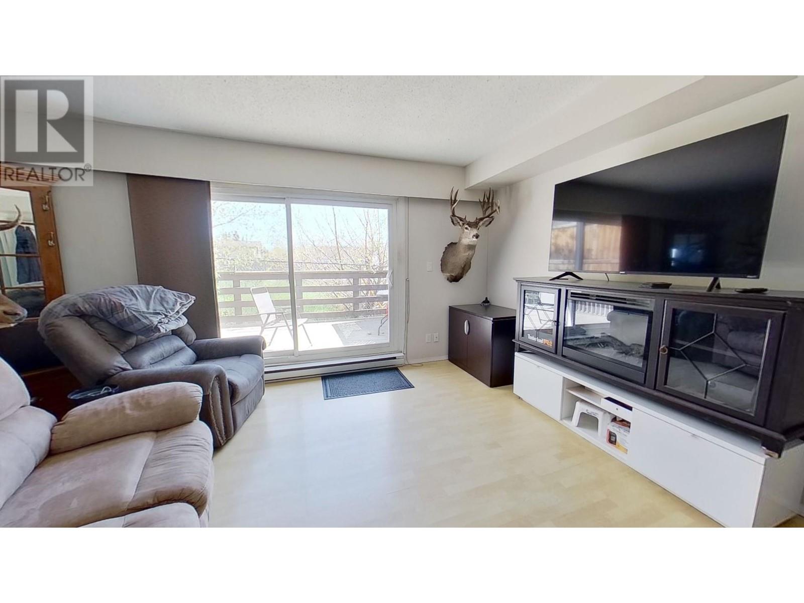 9807 97 Street Property Photo 8