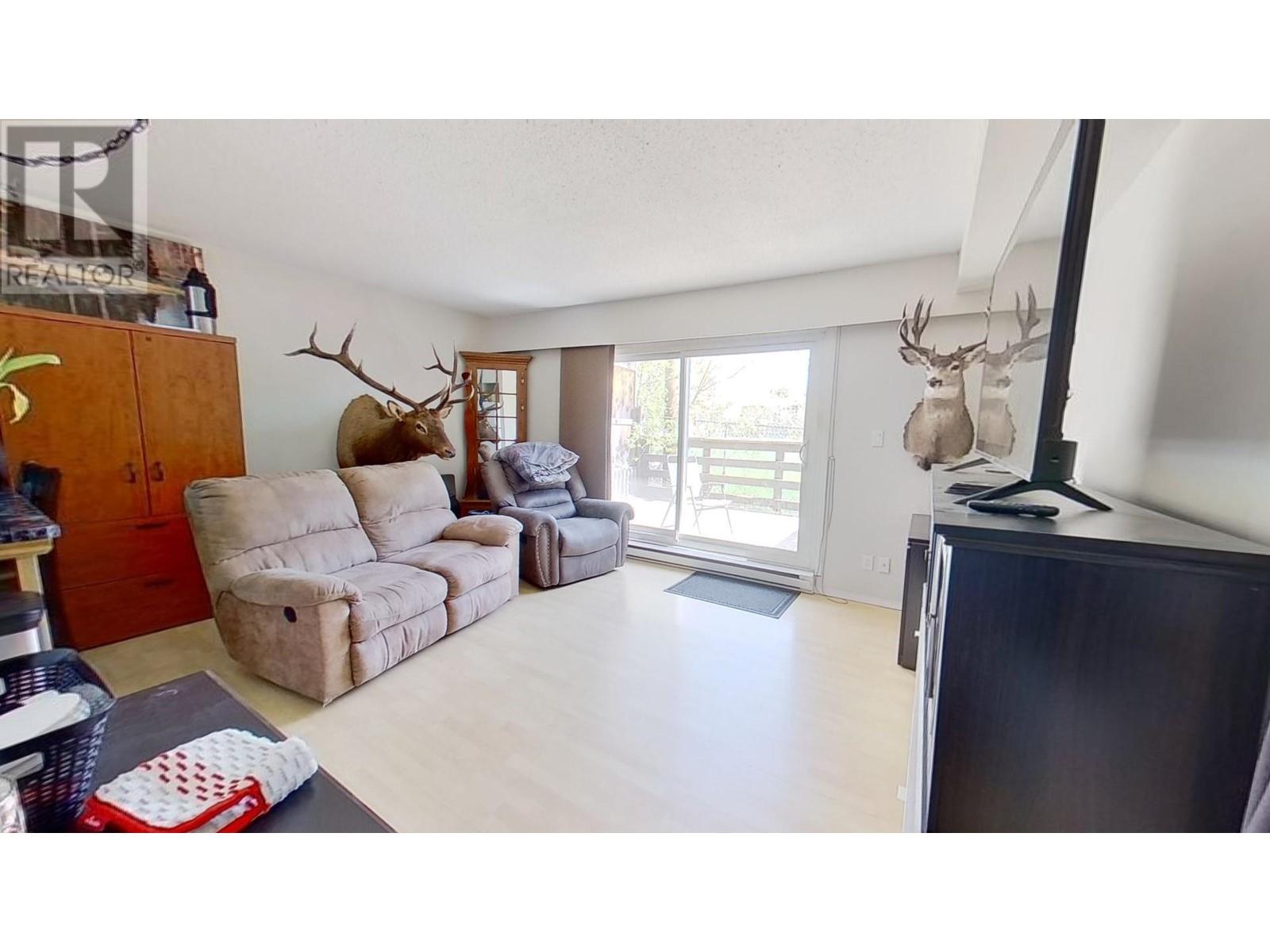 9807 97 Street Property Photo 9
