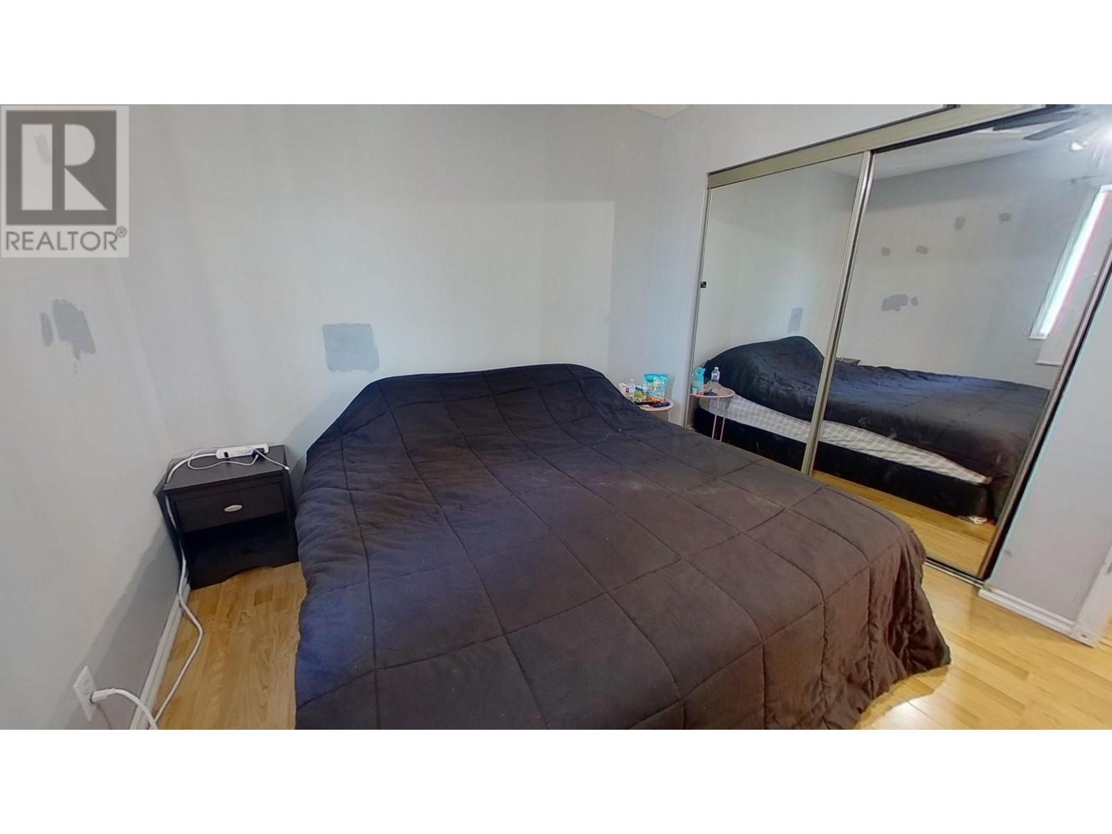 9807 97 Street Property Photo 12