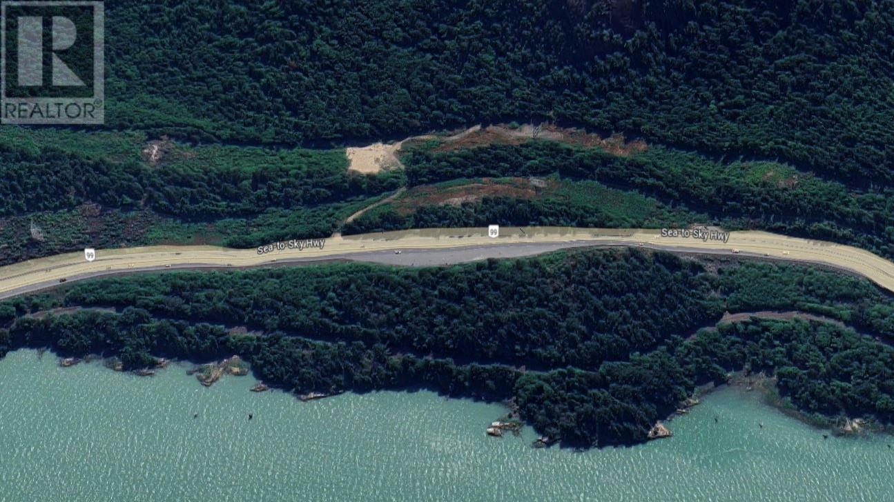 4731 Sea To Sky Highway Property Photo 2