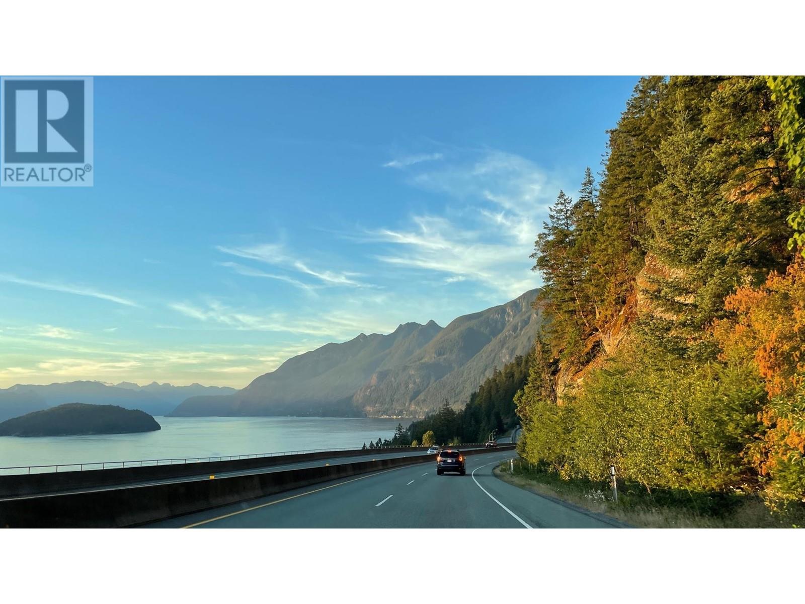 4731 Sea To Sky Highway Property Photo 5