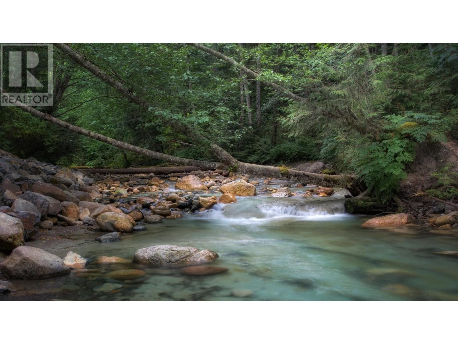 4731 Sea To Sky Highway Property Photo 8