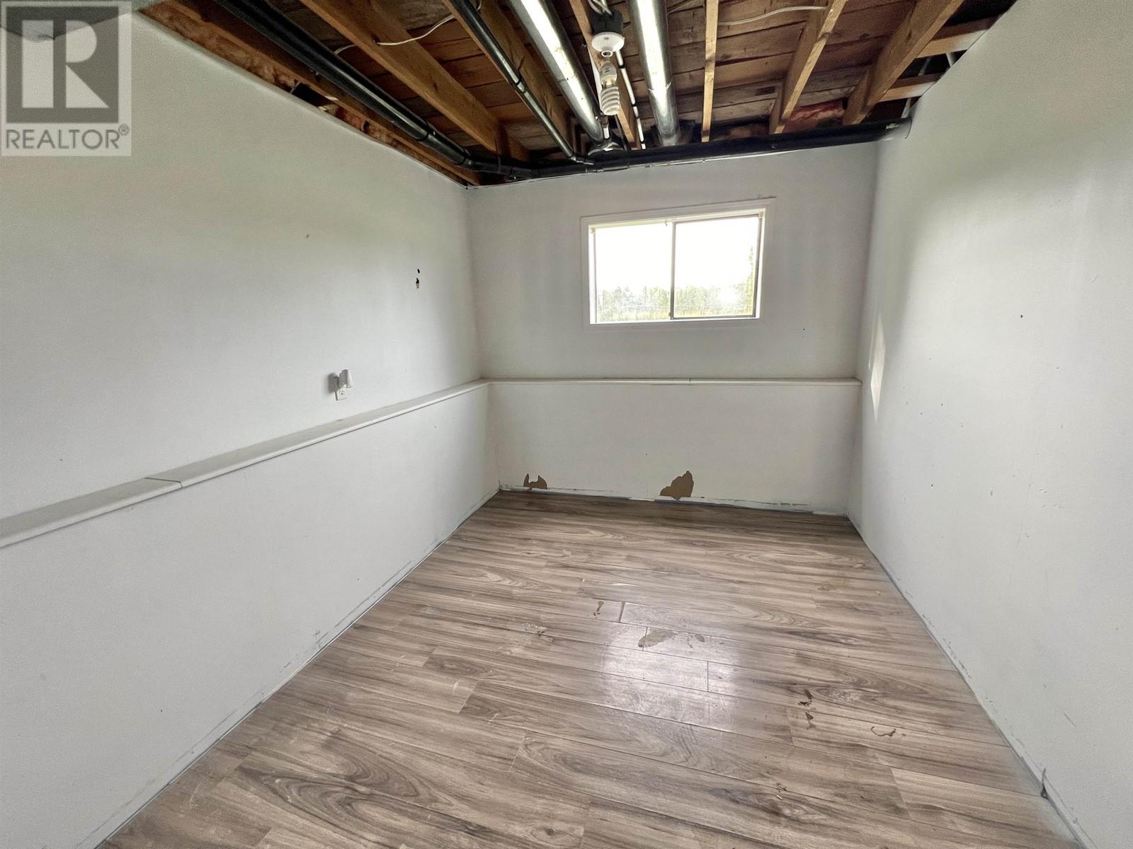1032 Falcon Road Property Photo 24