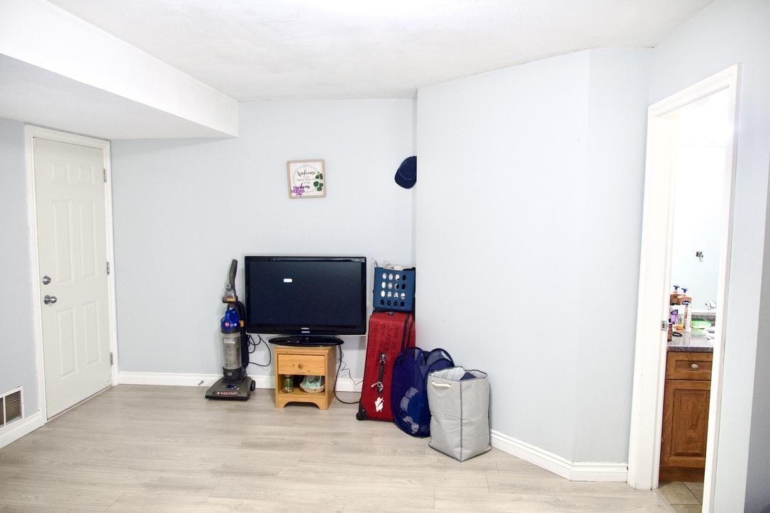 14245 64a Avenue Property Photo 32
