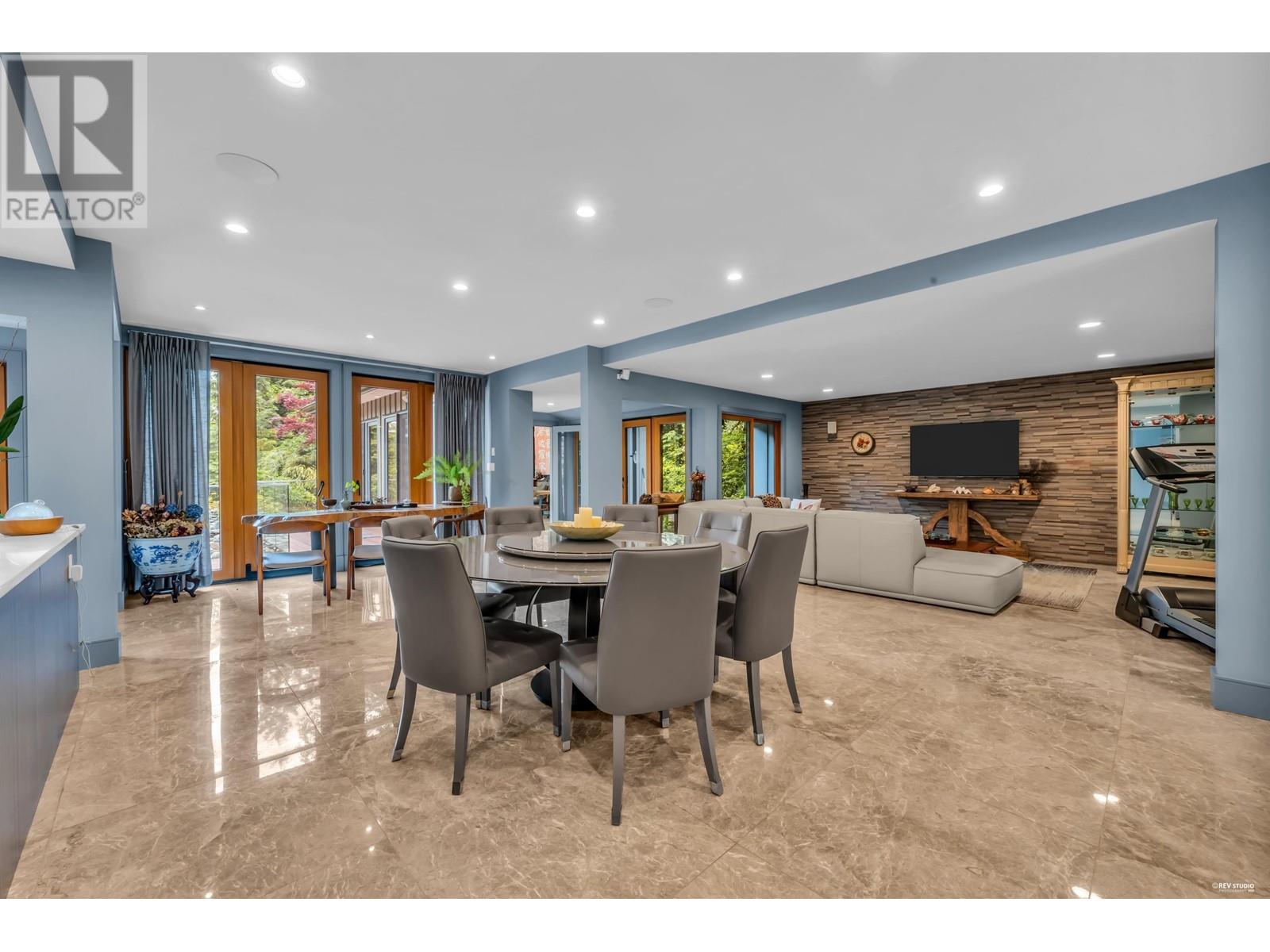 340 Southborough Drive Property Photo 18