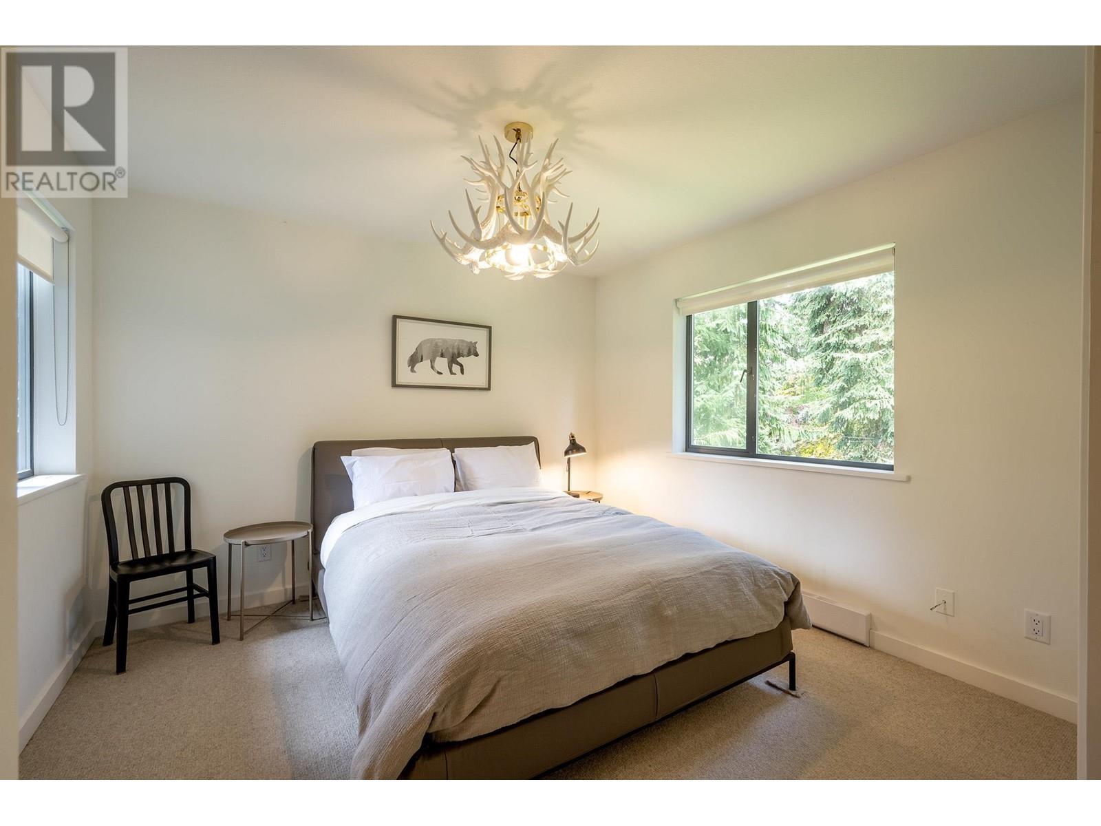 7206 Fitzsimmons Road North Property Photo 10