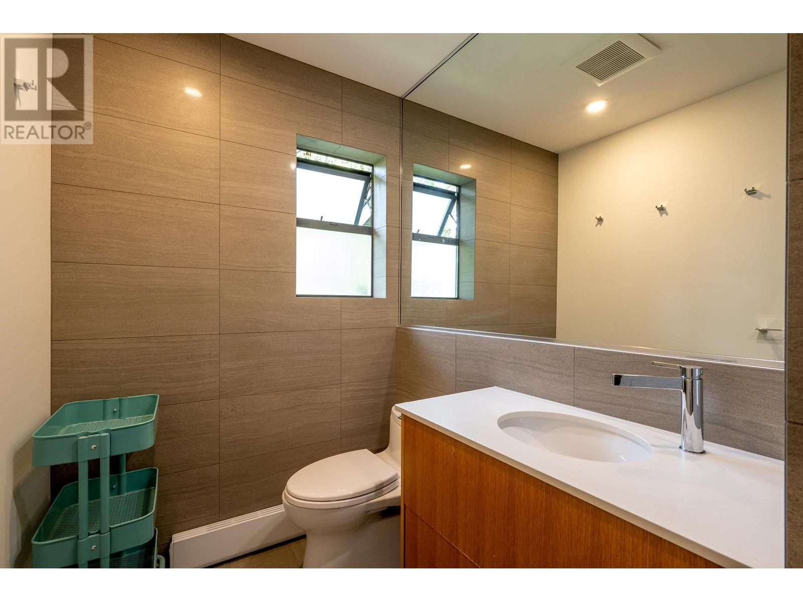 7206 Fitzsimmons Road North Property Photo 14