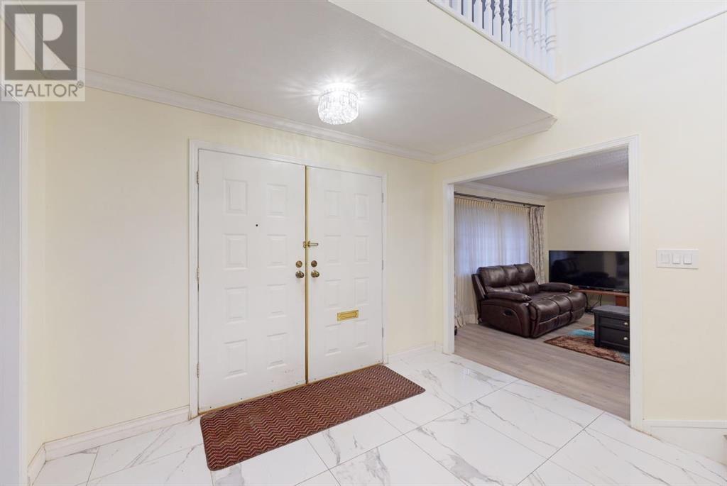 6683 Oak Street Property Photo 2