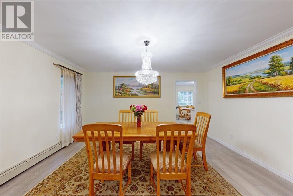 6683 Oak Street Property Photo 6