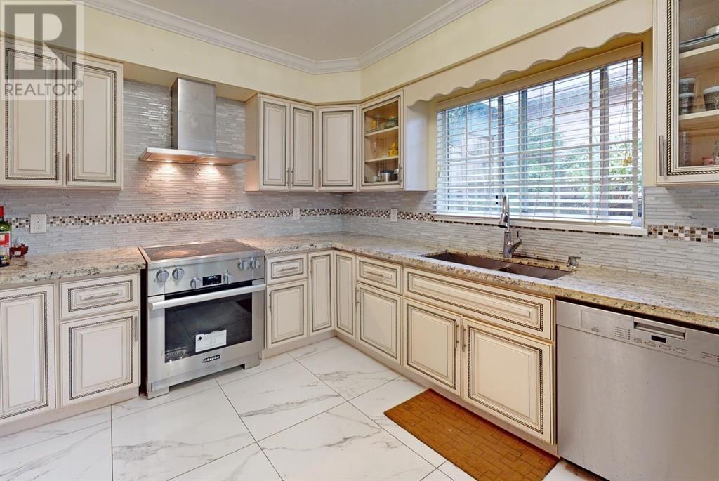6683 Oak Street Property Photo 7