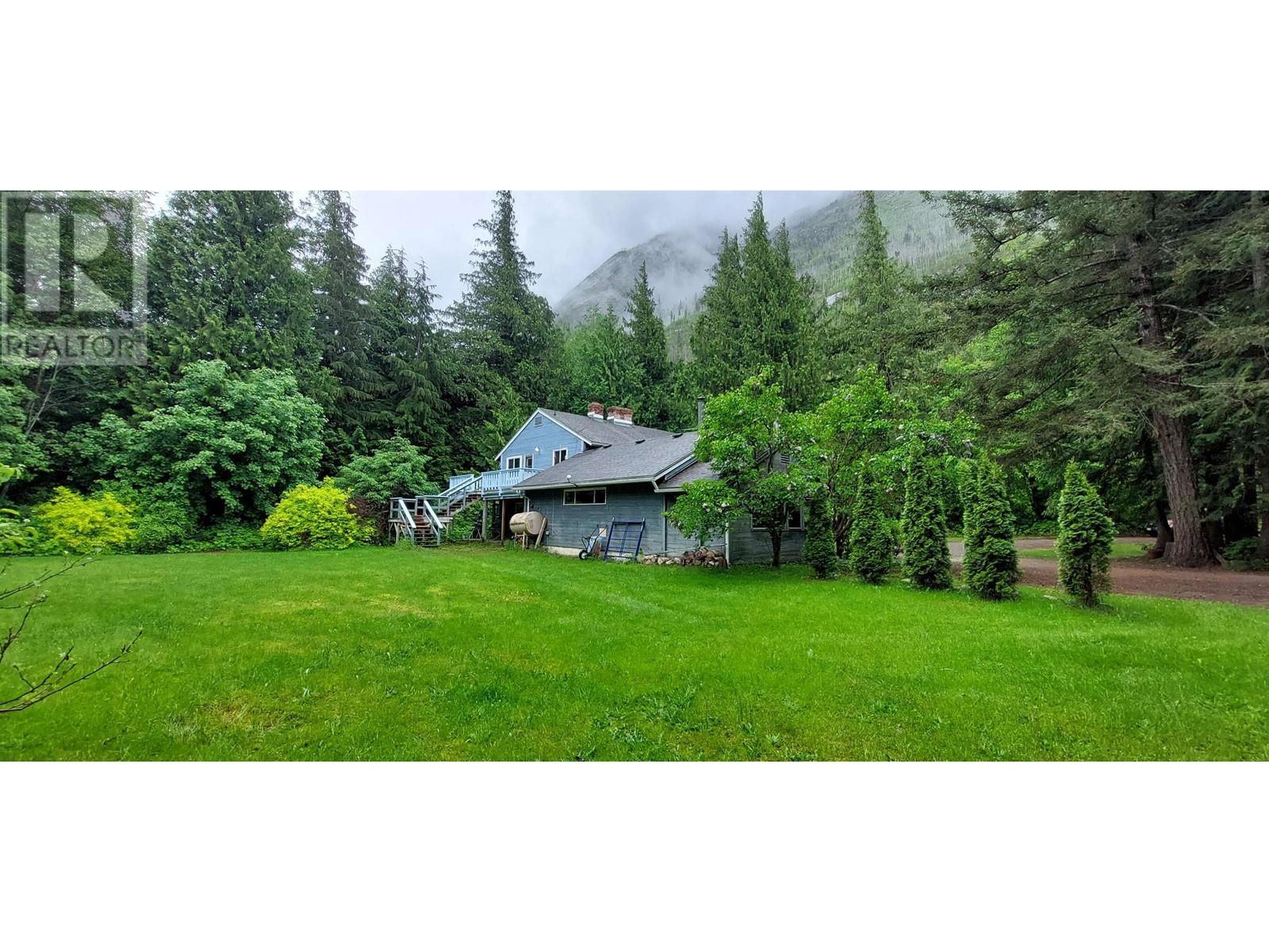 1290 Mackenzie 20 Highway Property Photo 3