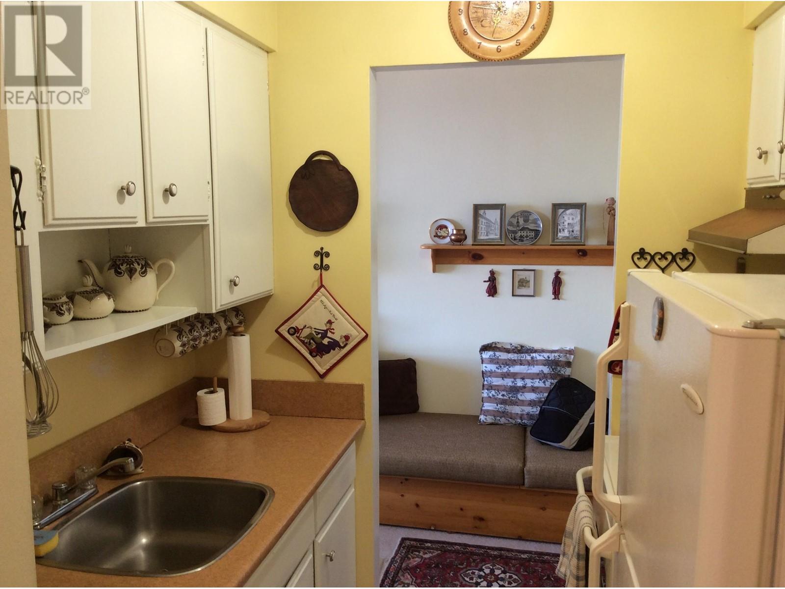 1404 1850 Comox Street Property Photo 3