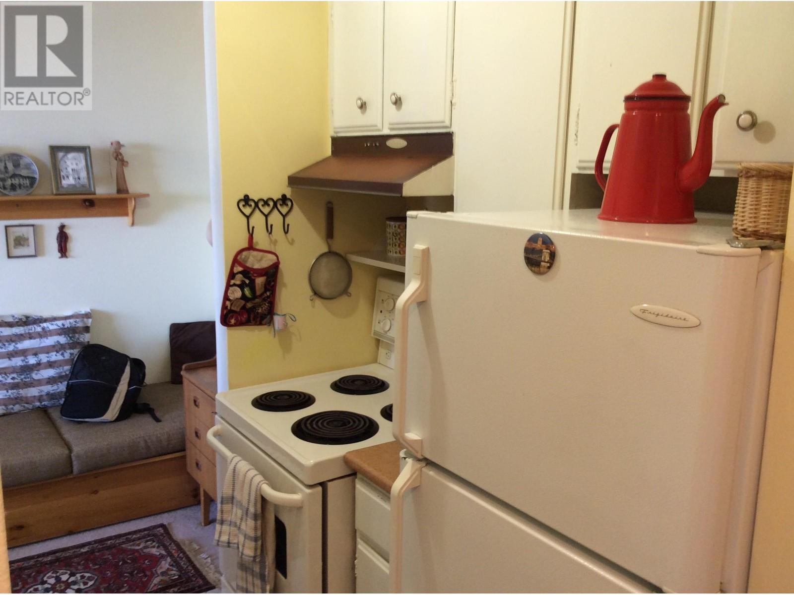 1404 1850 Comox Street Property Photo 4