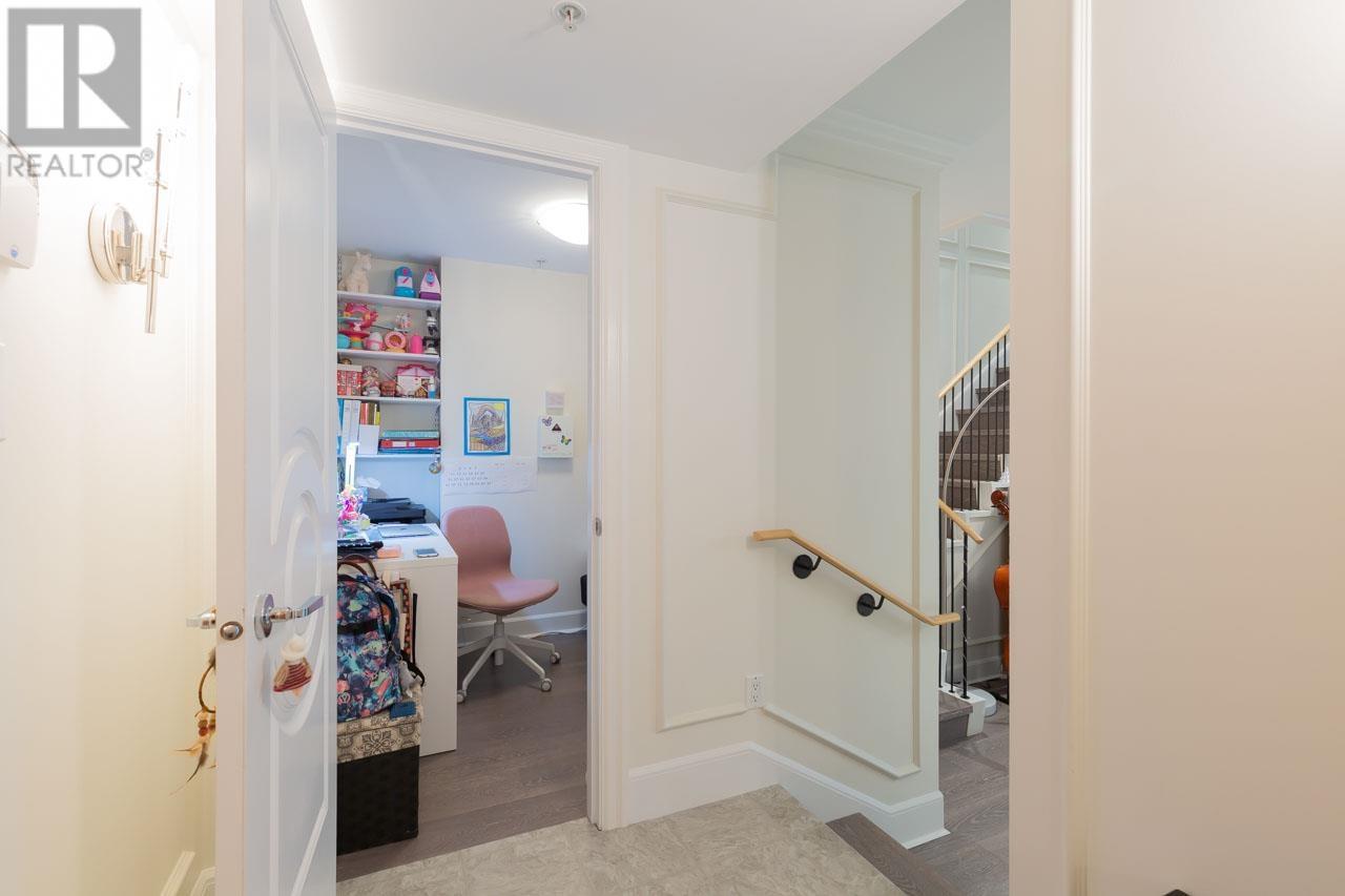 493 Broughton Street Property Photo 22