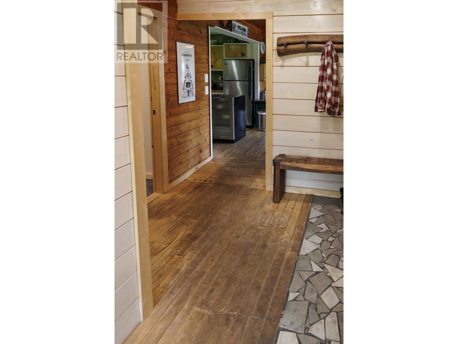 9201 Loos Road Property Photo 5
