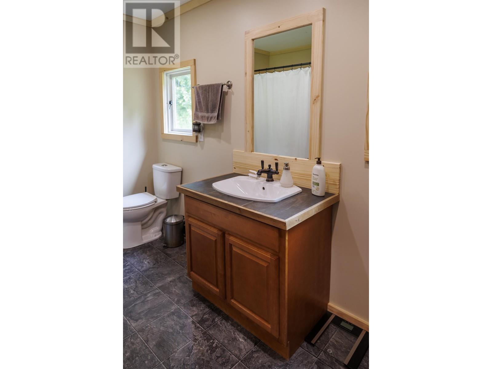 9201 Loos Road Property Photo 7