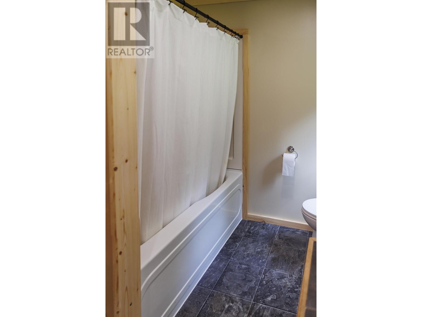 9201 Loos Road Property Photo 8
