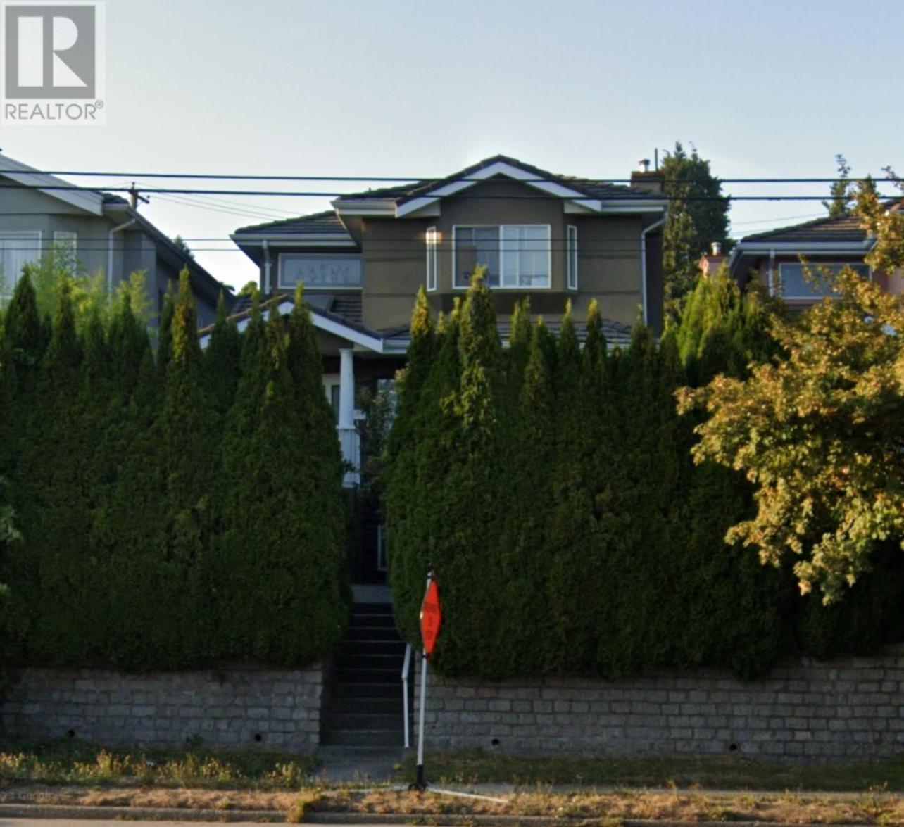 2945 E Broadway Property Photo 1