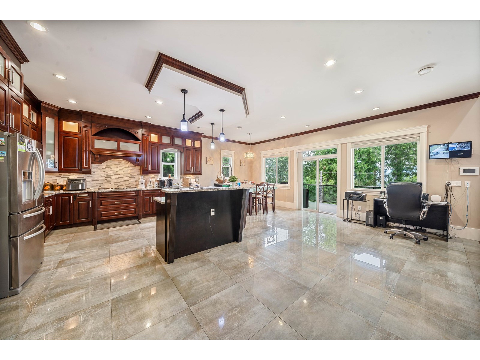 12701 107a Avenue Property Photo 3