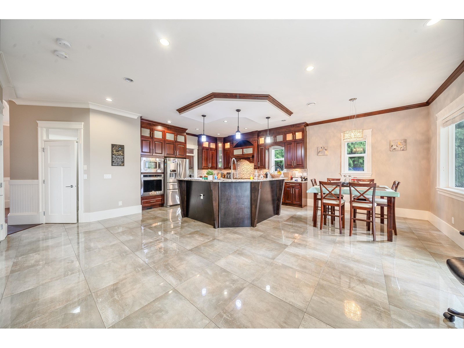 12701 107a Avenue Property Photo 4