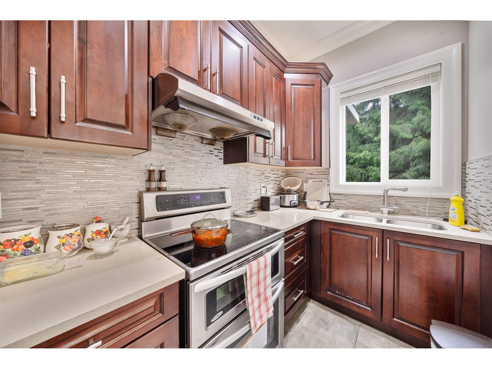 12701 107a Avenue Property Photo 8