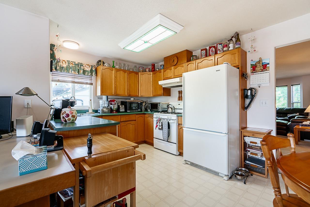 27296 29a Avenue Property Photo 3