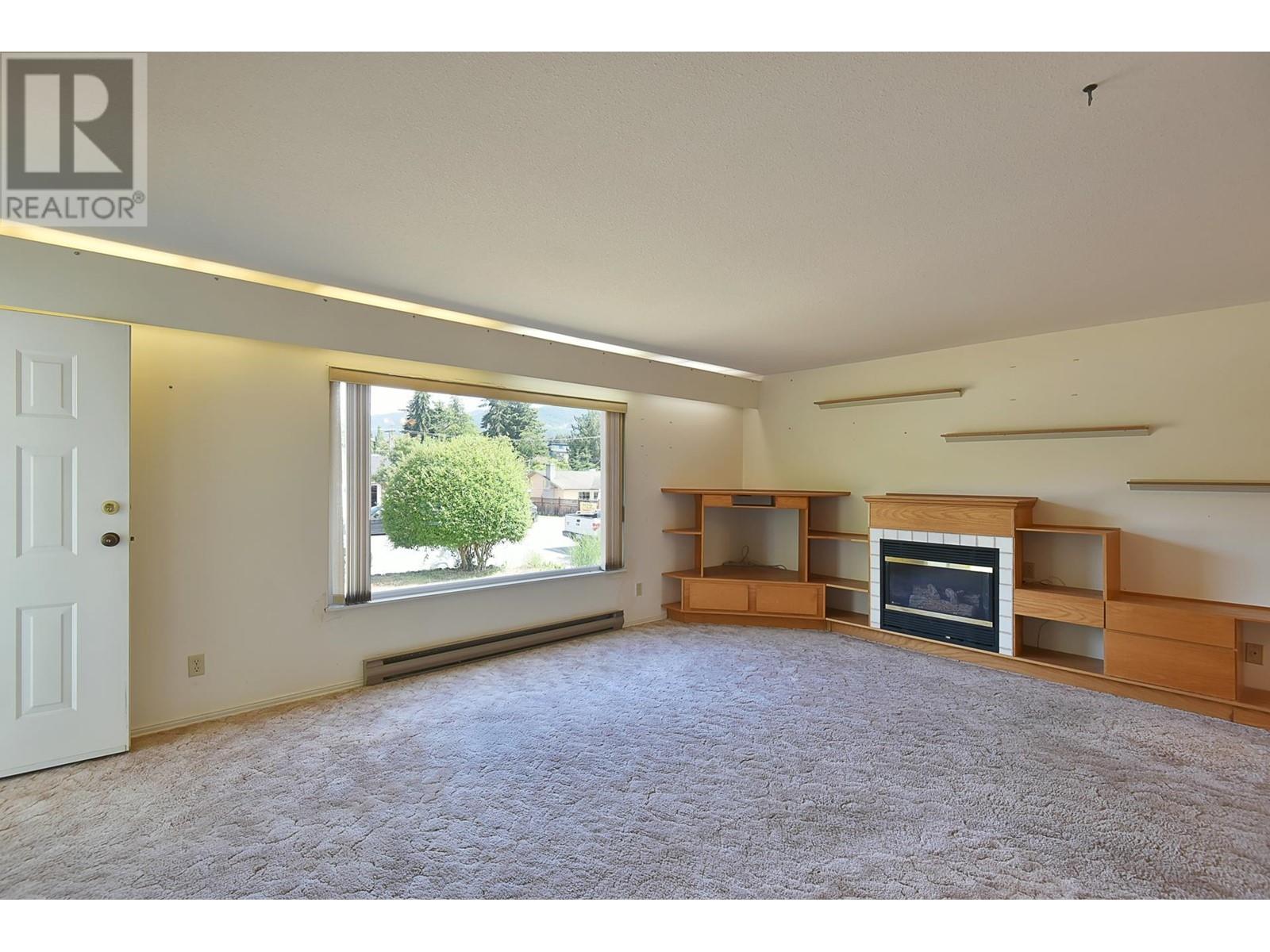 5703 Dolphin Street Property Photo 4
