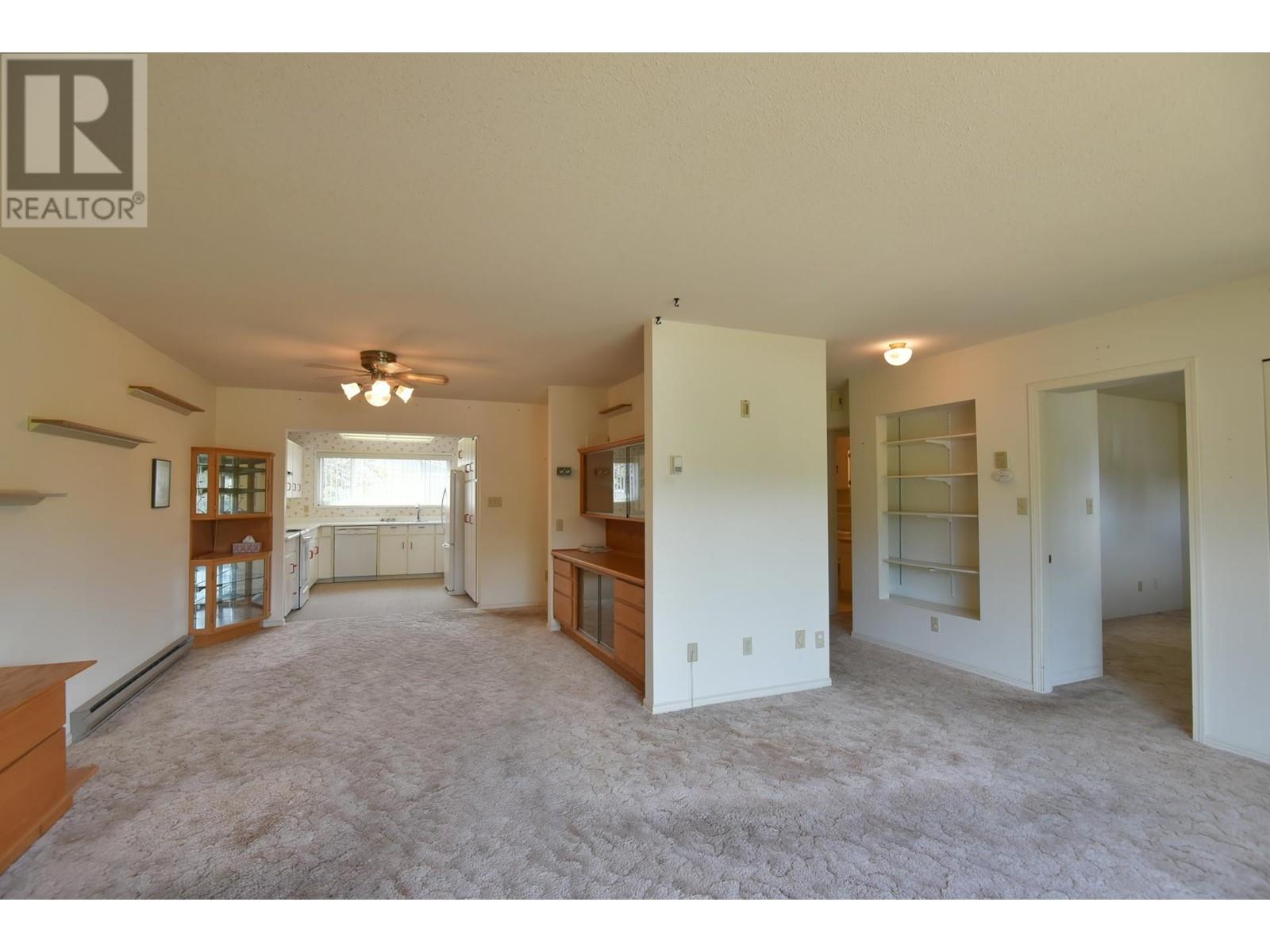 5703 Dolphin Street Property Photo 6