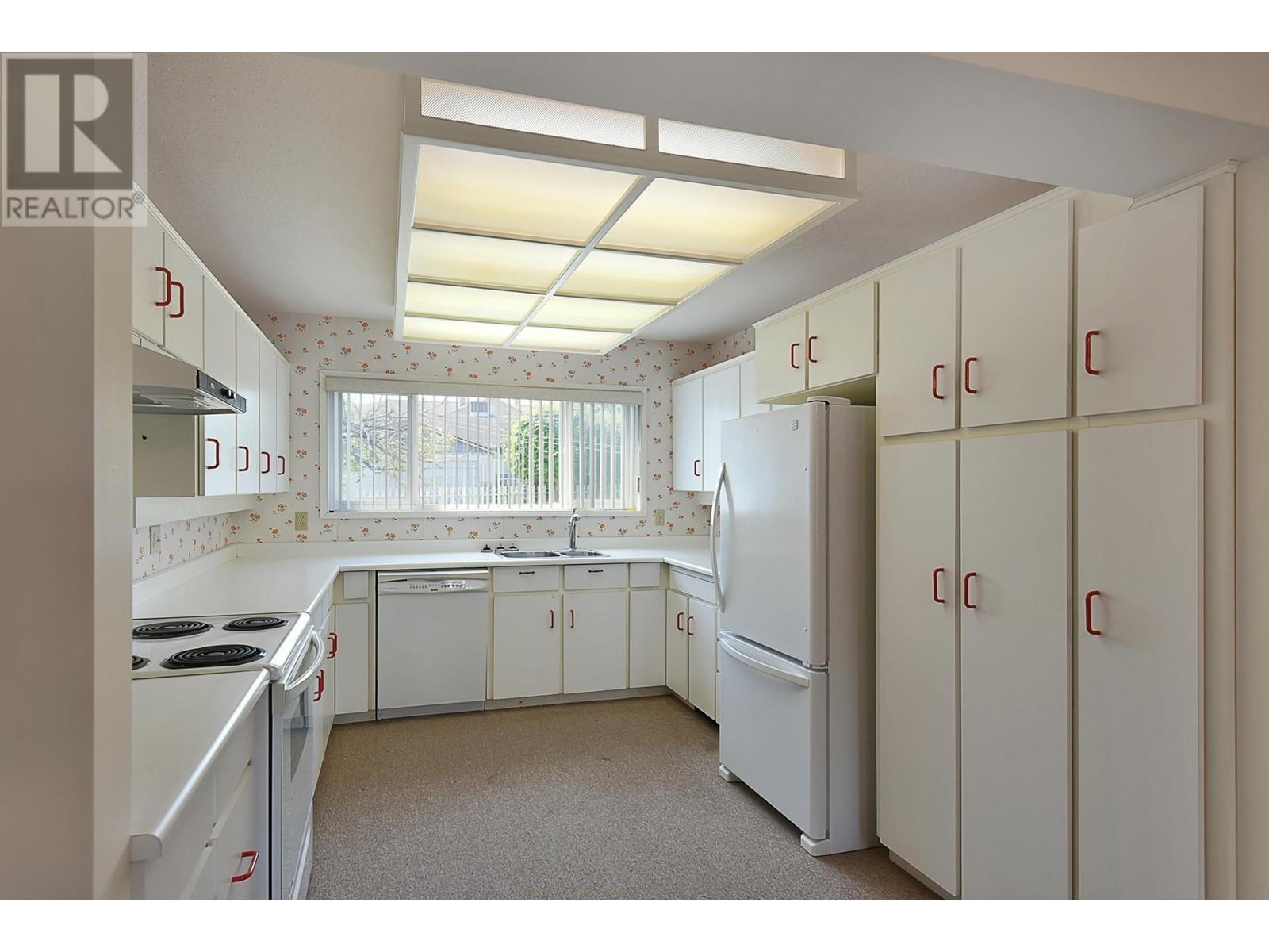 5703 Dolphin Street Property Photo 8