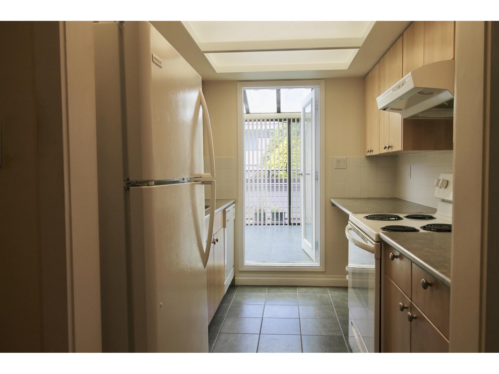 1469 Merklin Street Property Photo 3