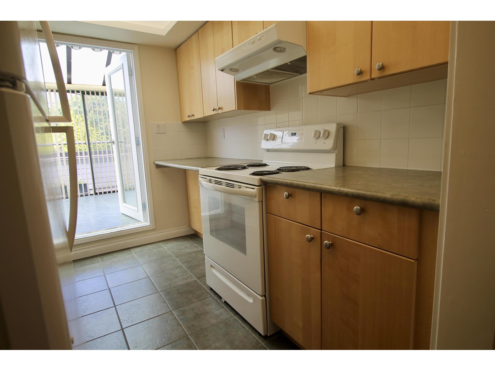 1469 Merklin Street Property Photo 4